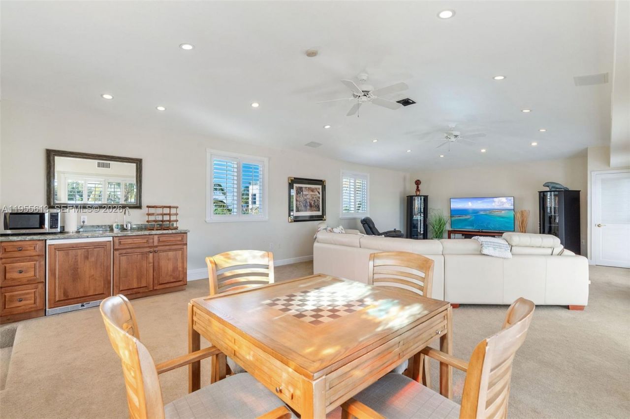 44 W Plaza Del Lago, Lower Keys, FL 33036 Photo