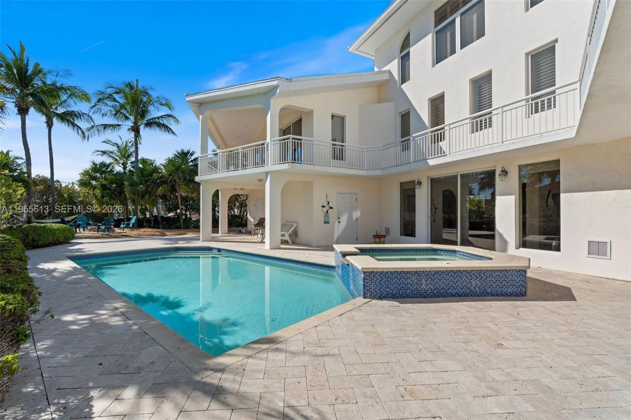 44 W Plaza Del Lago, Lower Keys, FL 33036 Photo