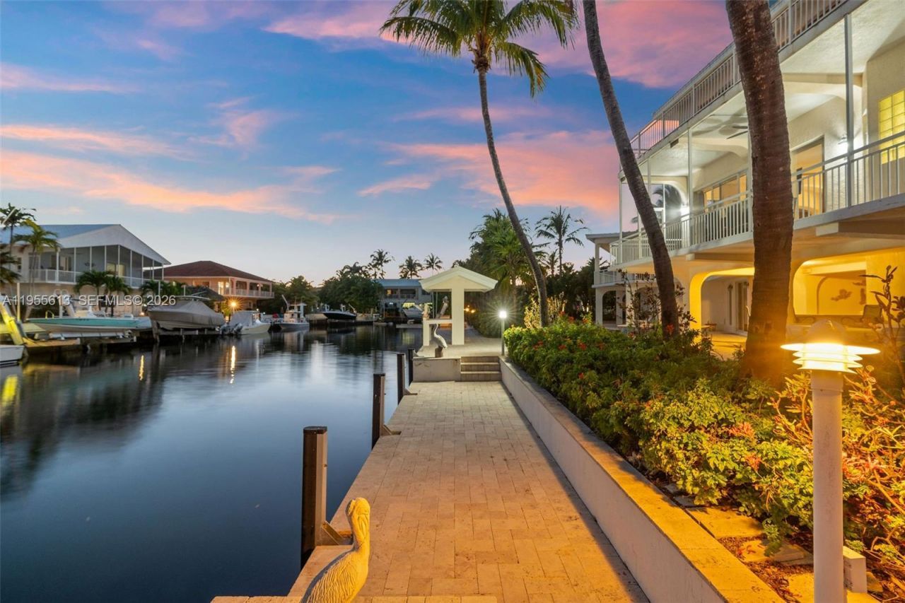 44 W Plaza Del Lago, Lower Keys, FL 33036 Photo