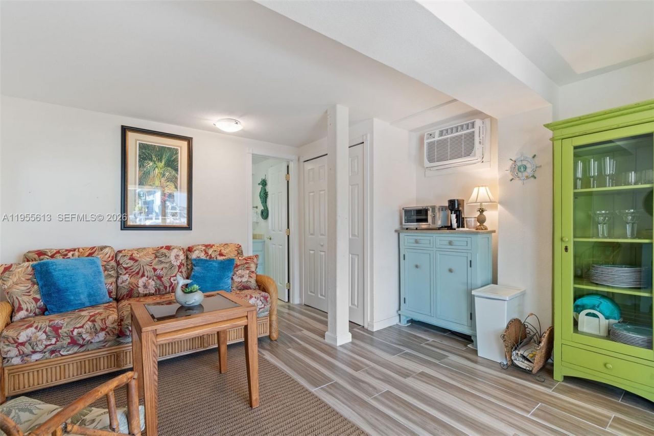 44 W Plaza Del Lago, Lower Keys, FL 33036 Photo