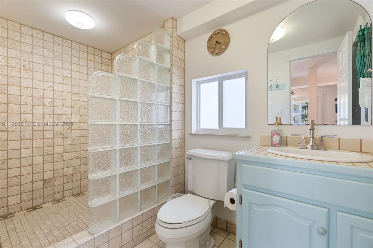 44 W Plaza Del Lago, Lower Keys, FL 33036 Photo