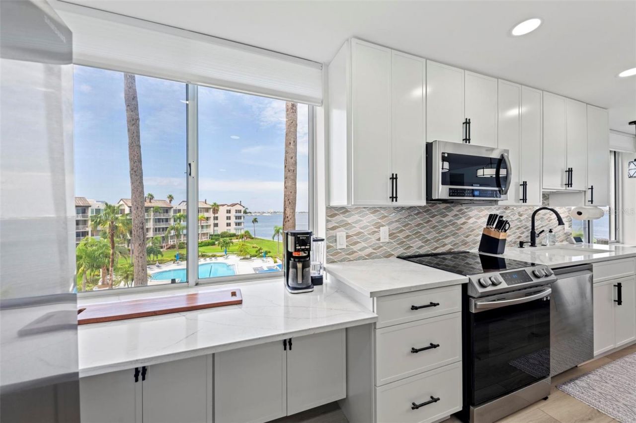 5153 Isla Key Boulevard S, Unit 408, Saint Petersburg, FL 33715 Photo