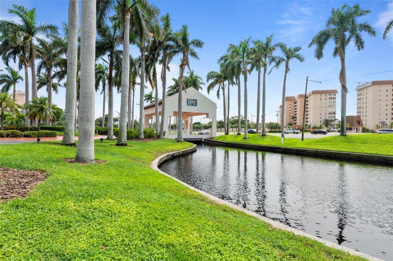 5153 Isla Key Boulevard S, Unit 408, Saint Petersburg, FL 33715 Photo