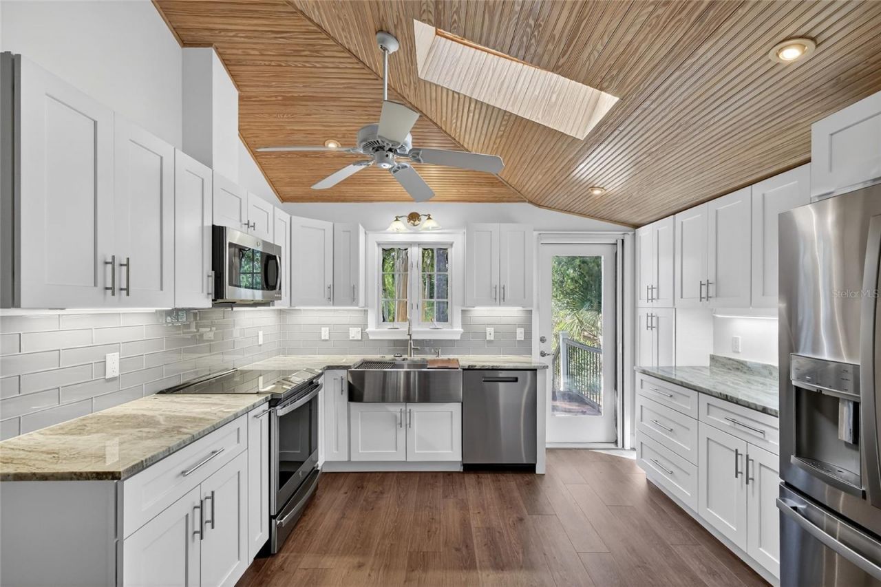 6851 Longboat Drive S, Longboat Key, FL 34228 Photo