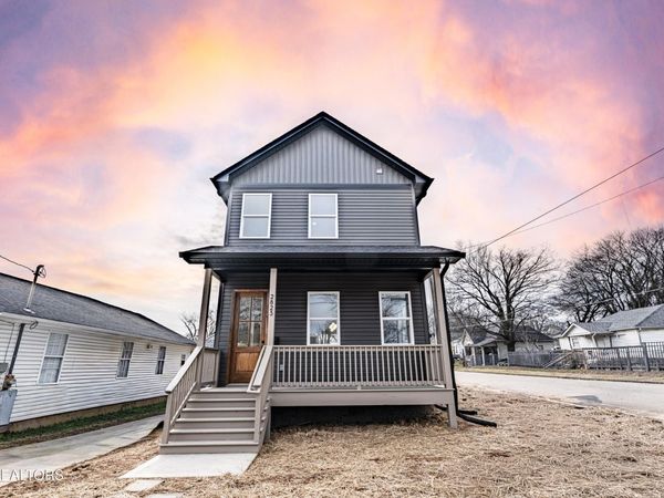 2823 Johnston St, Knoxville, TN 37921