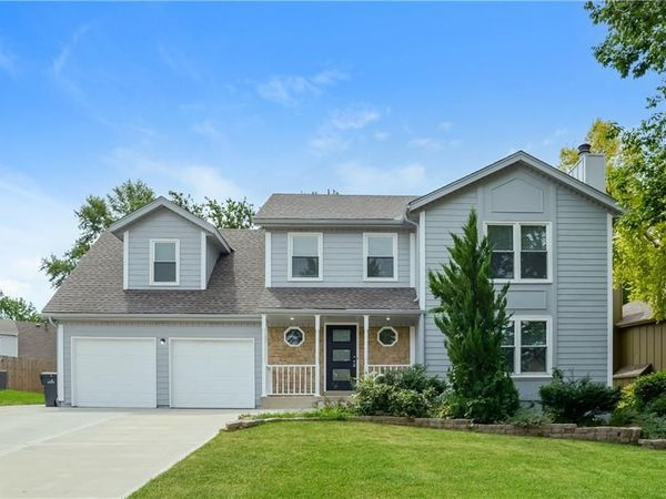 14711 S Arapaho Drive, Olathe, KS 66062