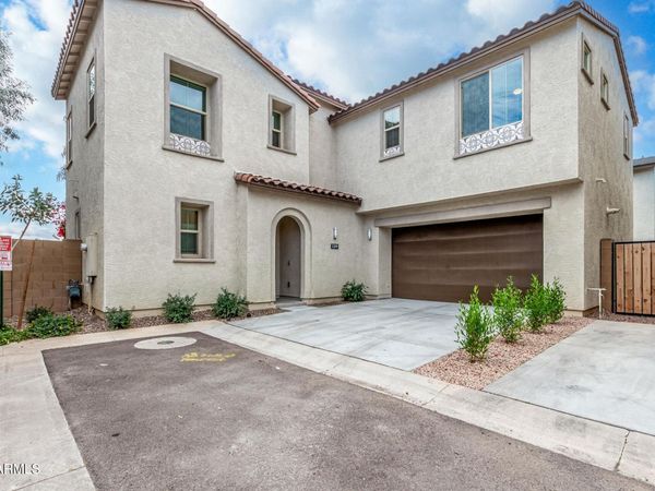 1319 W BLUEJAY Drive, Chandler, AZ 85286