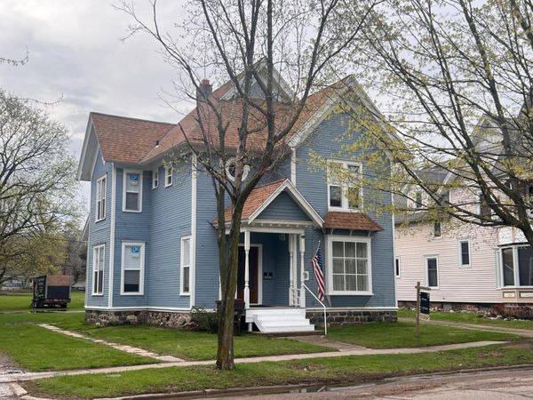 110 N Main Street, Leslie, MI 49251