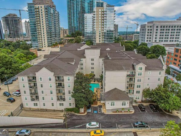 1074 Peachtree Walk NE, Unit B414, Atlanta, GA 30309