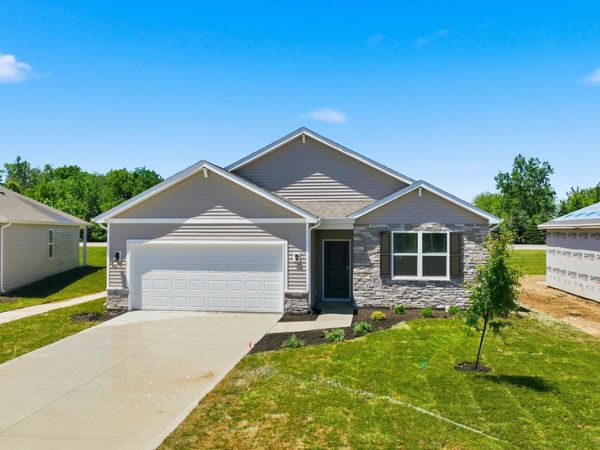 685 Chellberge Pass, New Haven, IN 46774