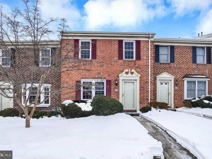 305 Chambers Rdg Ridge, Unit 305, York, PA 17402 Main Photo