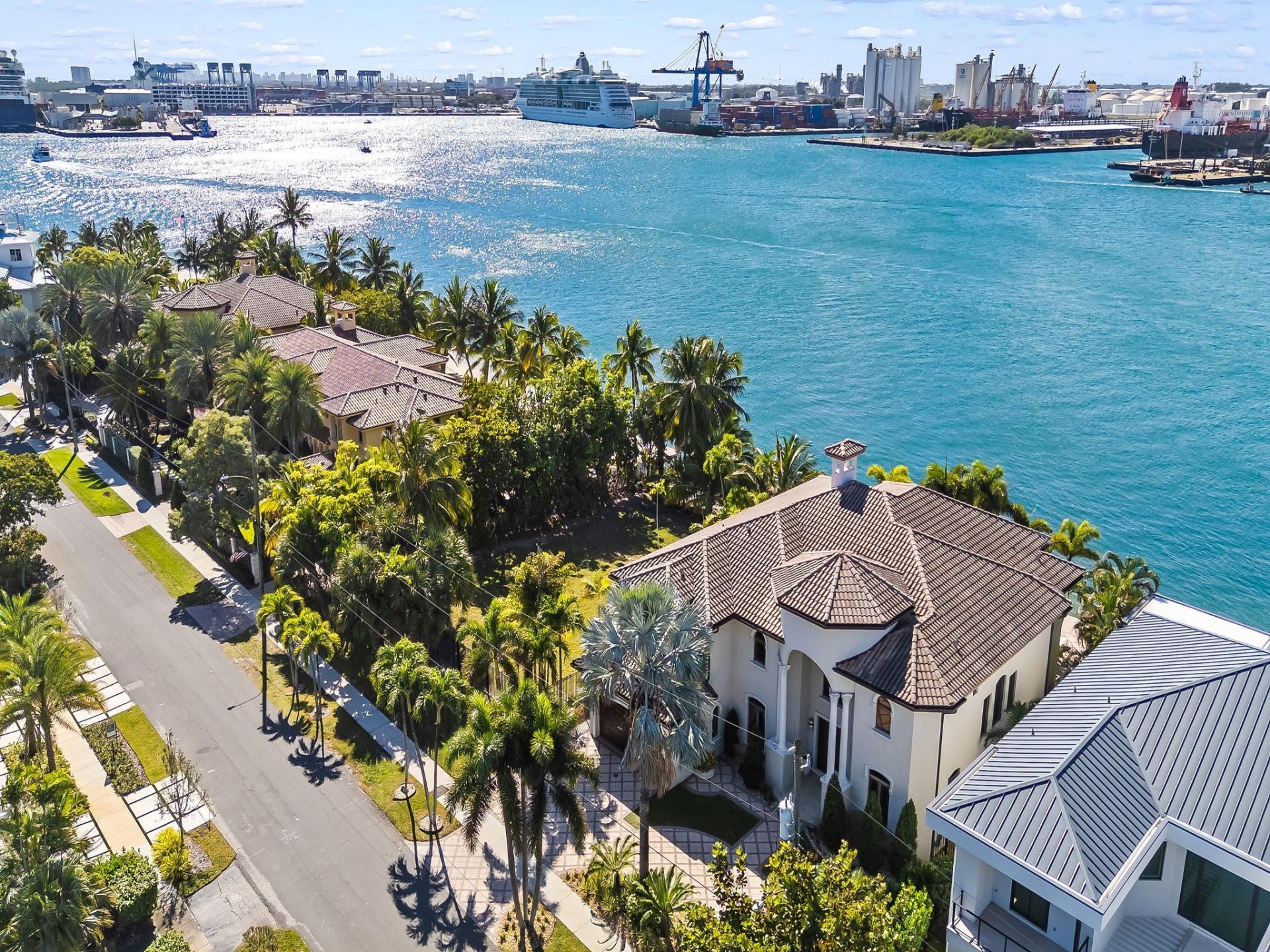 1965 SE 21st Avenue, Fort Lauderdale, FL 33316 Photo