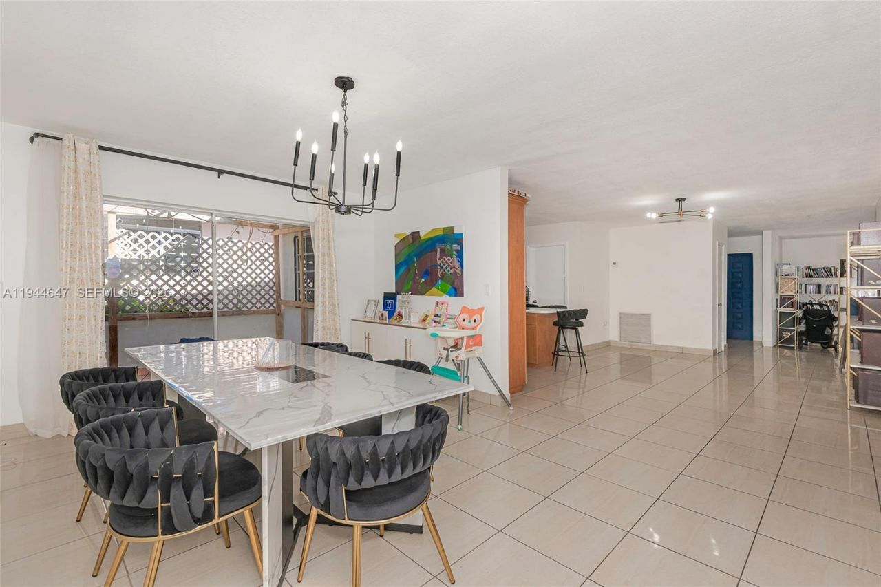 8950 Harding Ave, Surfside, FL 33154 Photo