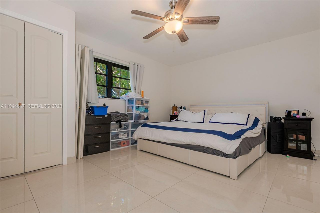 8950 Harding Ave, Surfside, FL 33154 Photo