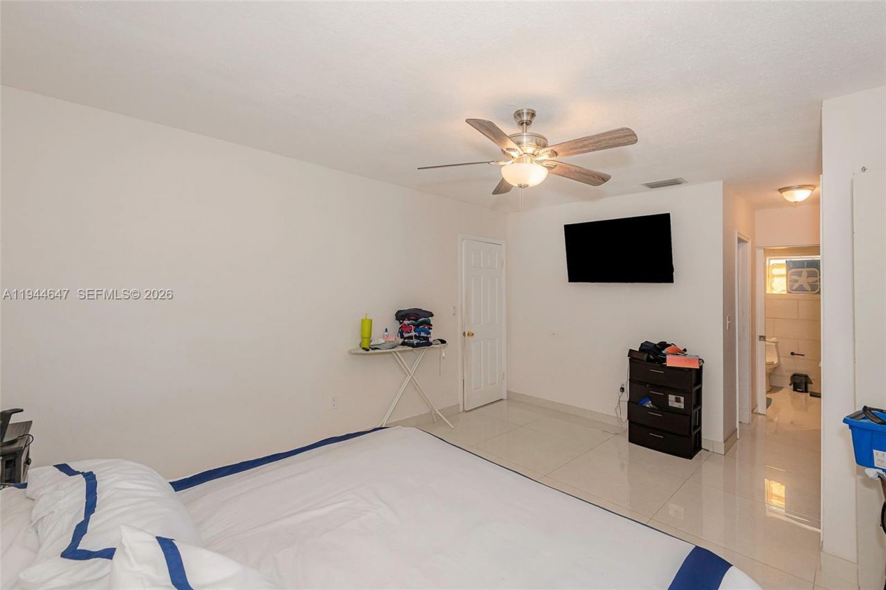 8950 Harding Ave, Surfside, FL 33154 Photo