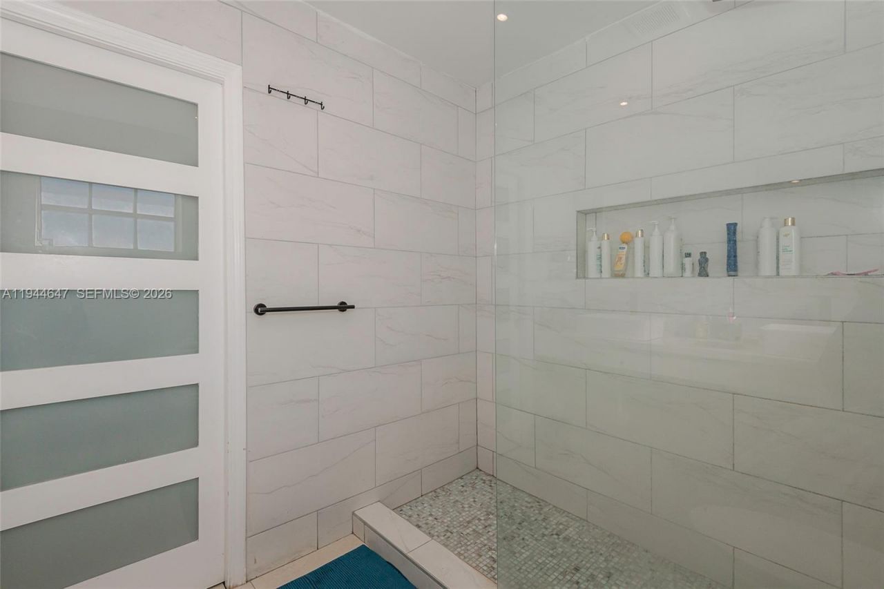 8950 Harding Ave, Surfside, FL 33154 Photo