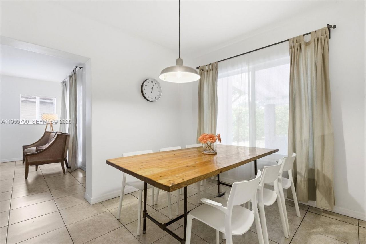 1280 NE 132nd St, North Miami, FL 33161 Photo