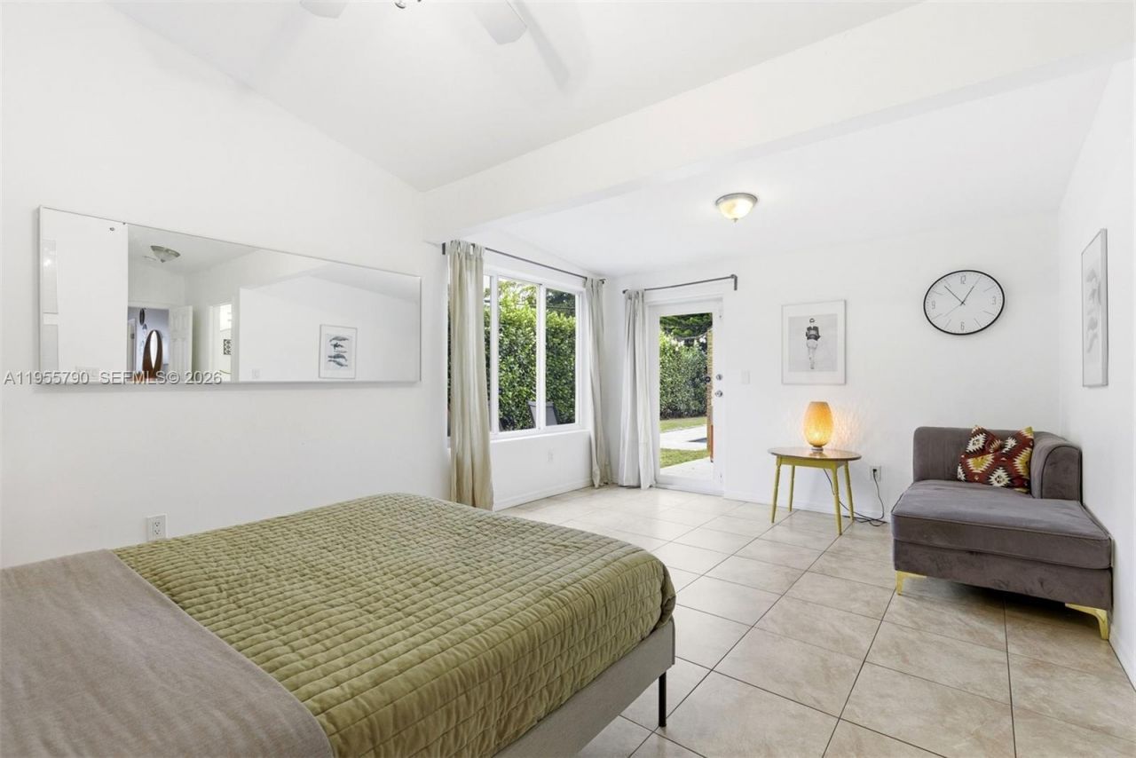 1280 NE 132nd St, North Miami, FL 33161 Photo