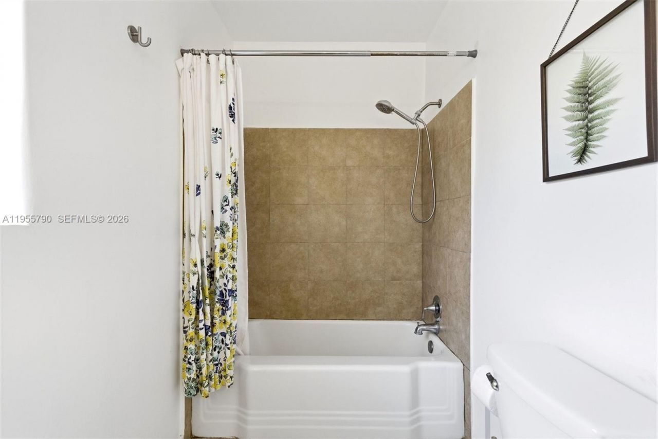 1280 NE 132nd St, North Miami, FL 33161 Photo