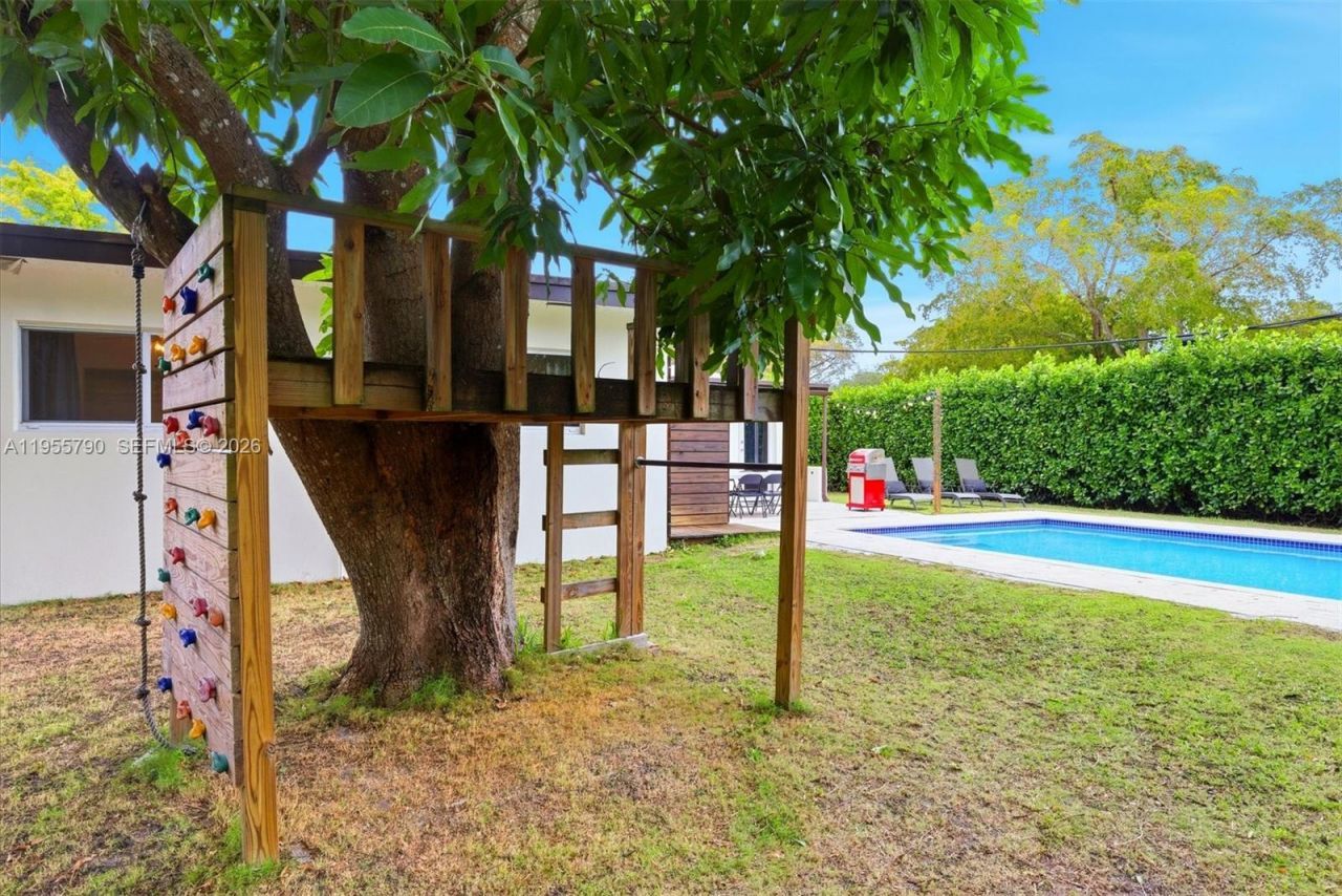 1280 NE 132nd St, North Miami, FL 33161 Photo