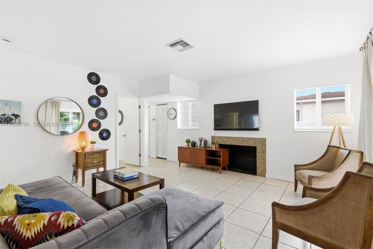 1280 NE 132nd St, North Miami, FL 33161 Photo