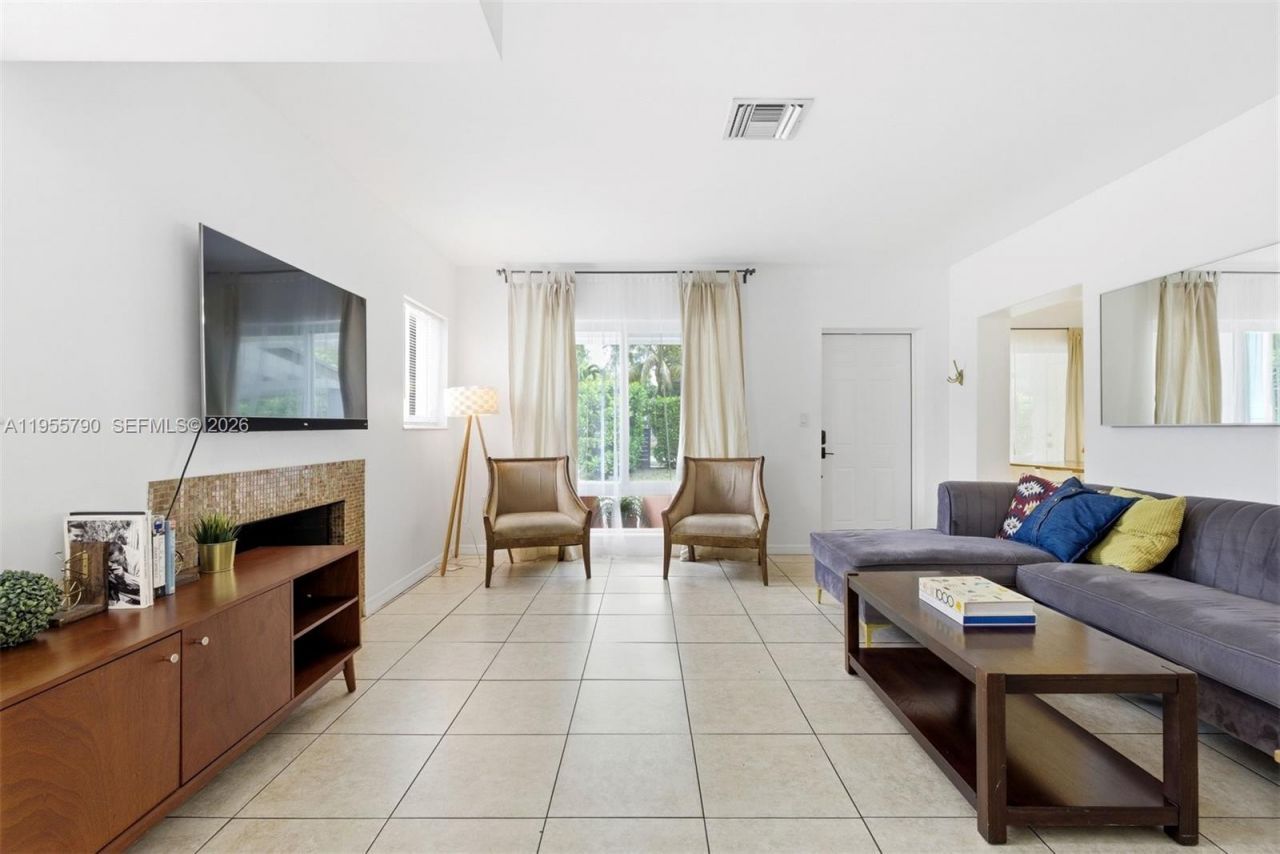 1280 NE 132nd St, North Miami, FL 33161 Photo