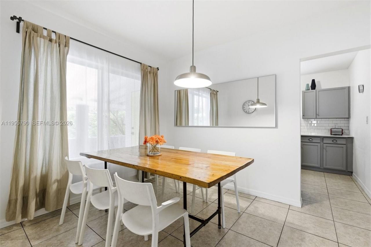 1280 NE 132nd St, North Miami, FL 33161 Photo