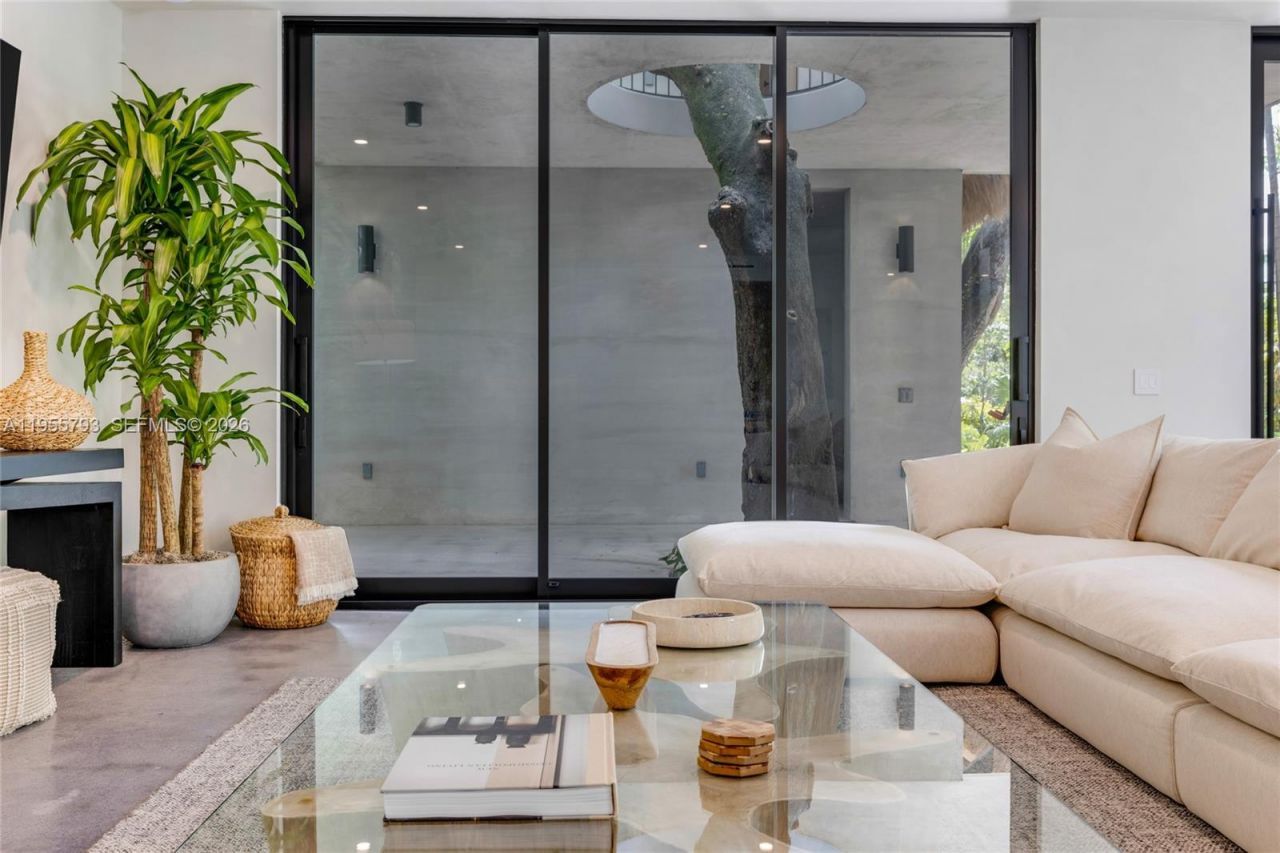 1000 NW 9th Ct , Miami, FL 33136 Photo