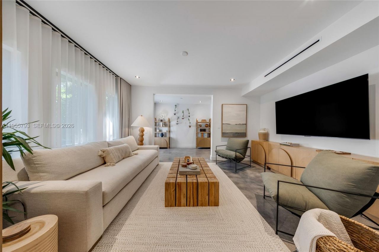 1000 NW 9th Ct , Miami, FL 33136 Photo