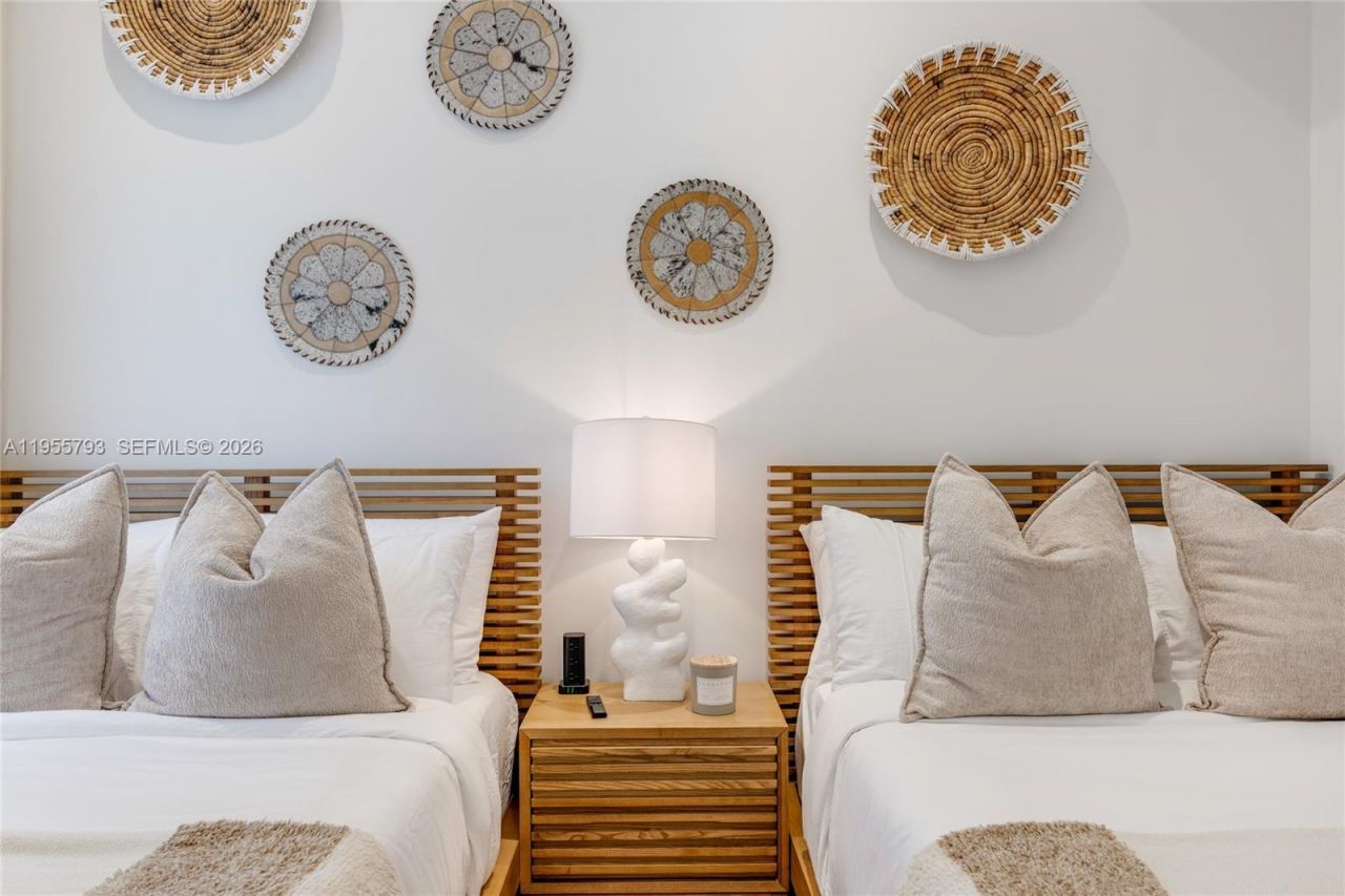 1000 NW 9th Ct , Miami, FL 33136 Photo