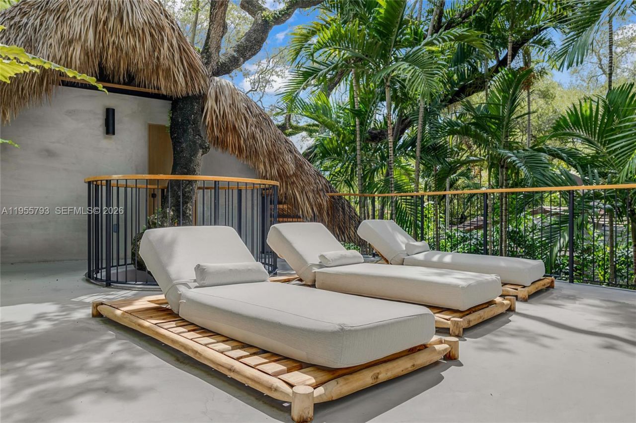 1000 NW 9th Ct , Miami, FL 33136 Photo