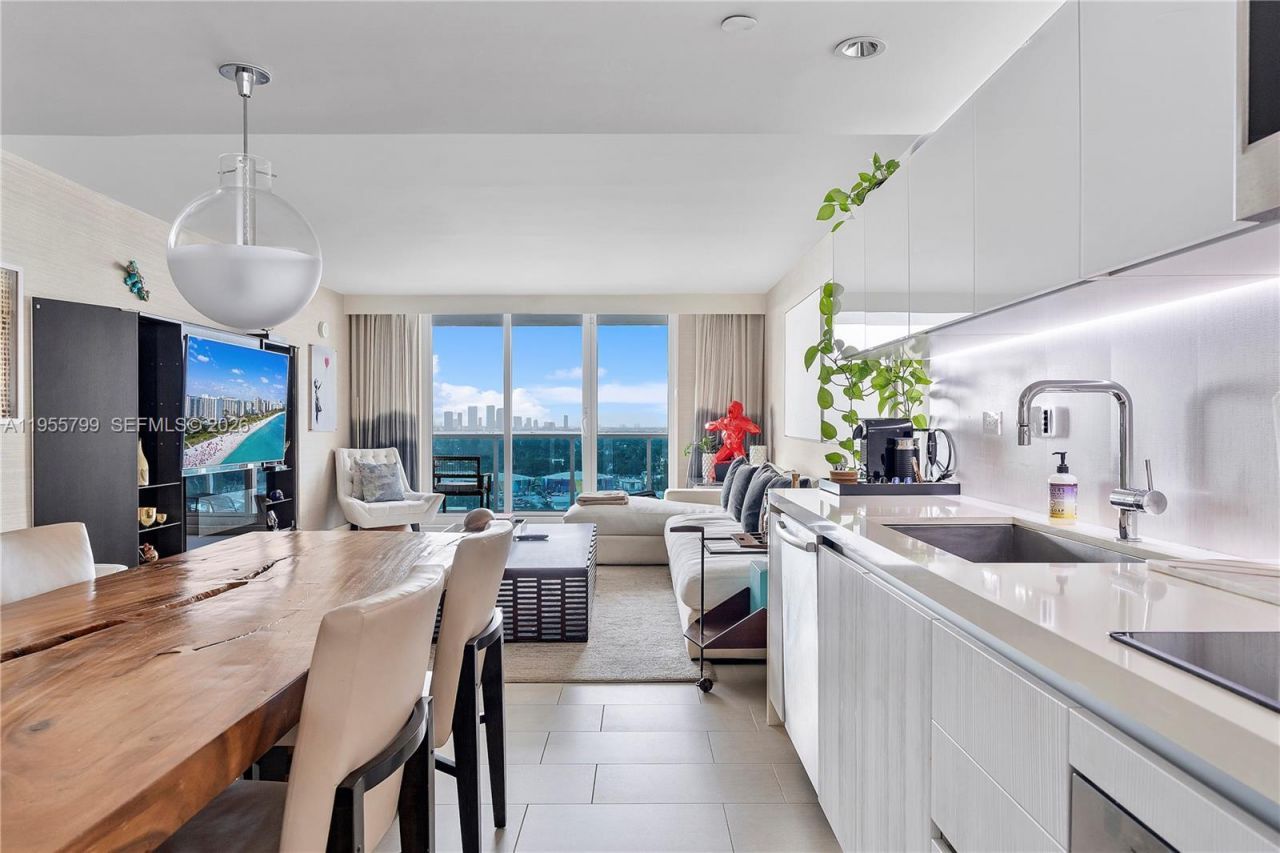 102 24th St , Unit 1427, Miami Beach, FL 33139 Photo