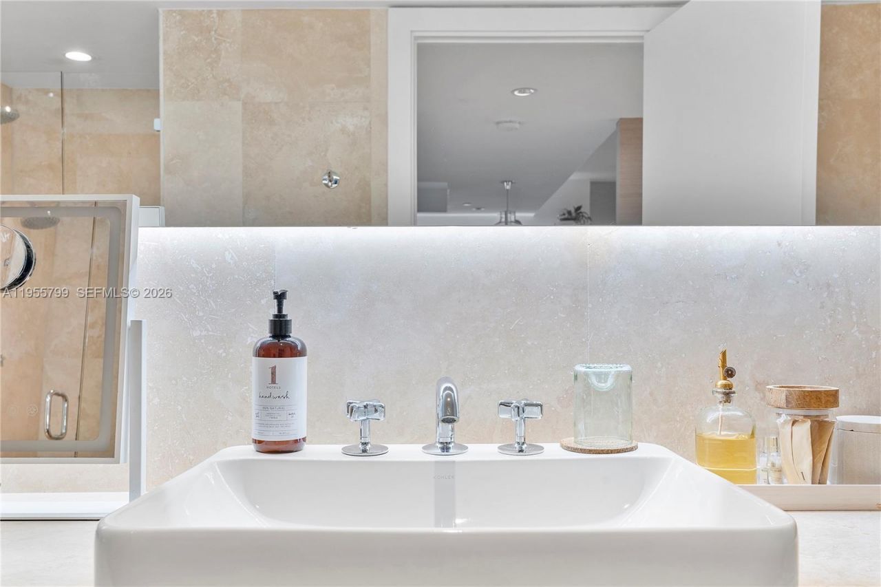 102 24th St , Unit 1427, Miami Beach, FL 33139 Photo