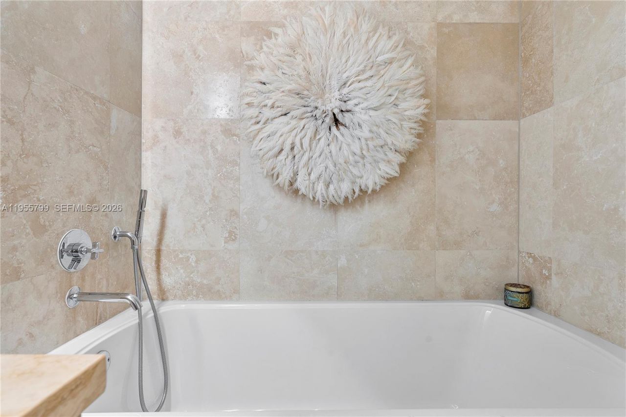 102 24th St , Unit 1427, Miami Beach, FL 33139 Photo