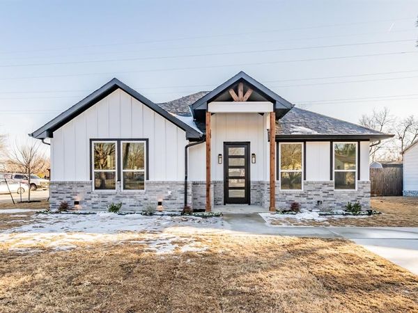 7138 Maple Park Drive, Richland Hills, TX 76118