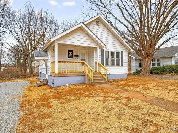 207 4th Street, Farmington, MO 63640