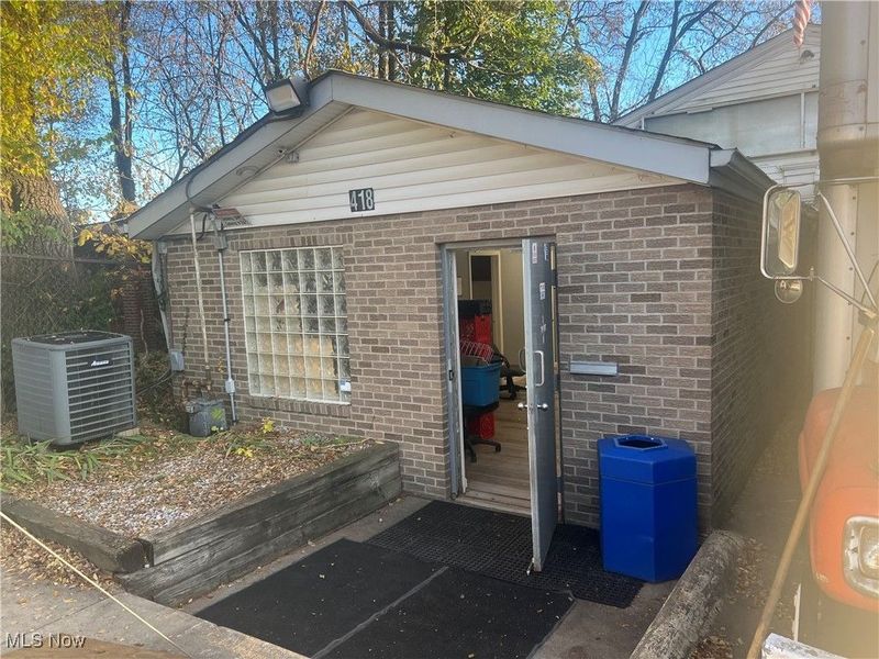 418 E Cuyahoga Falls Avenue, Akron, OH 44310 Photo 11