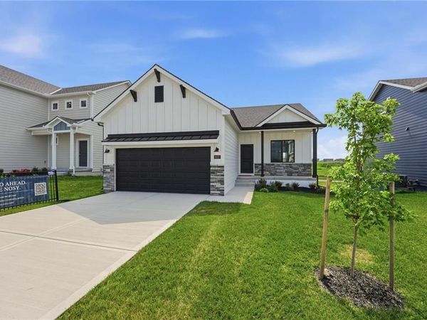 9637 N Colrain Avenue, Kansas City, MO 64154