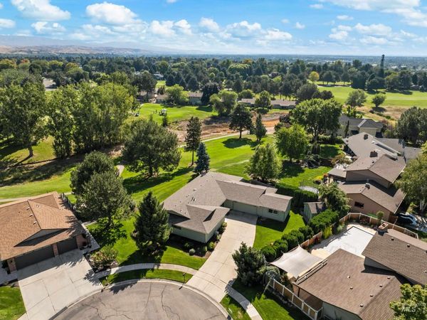 918 N Eagle Hills Way, Eagle, ID 83616