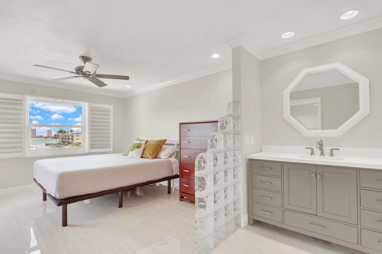 236 Castlewood Drive, Unit 305, North Palm Beach, FL 33408 Photo