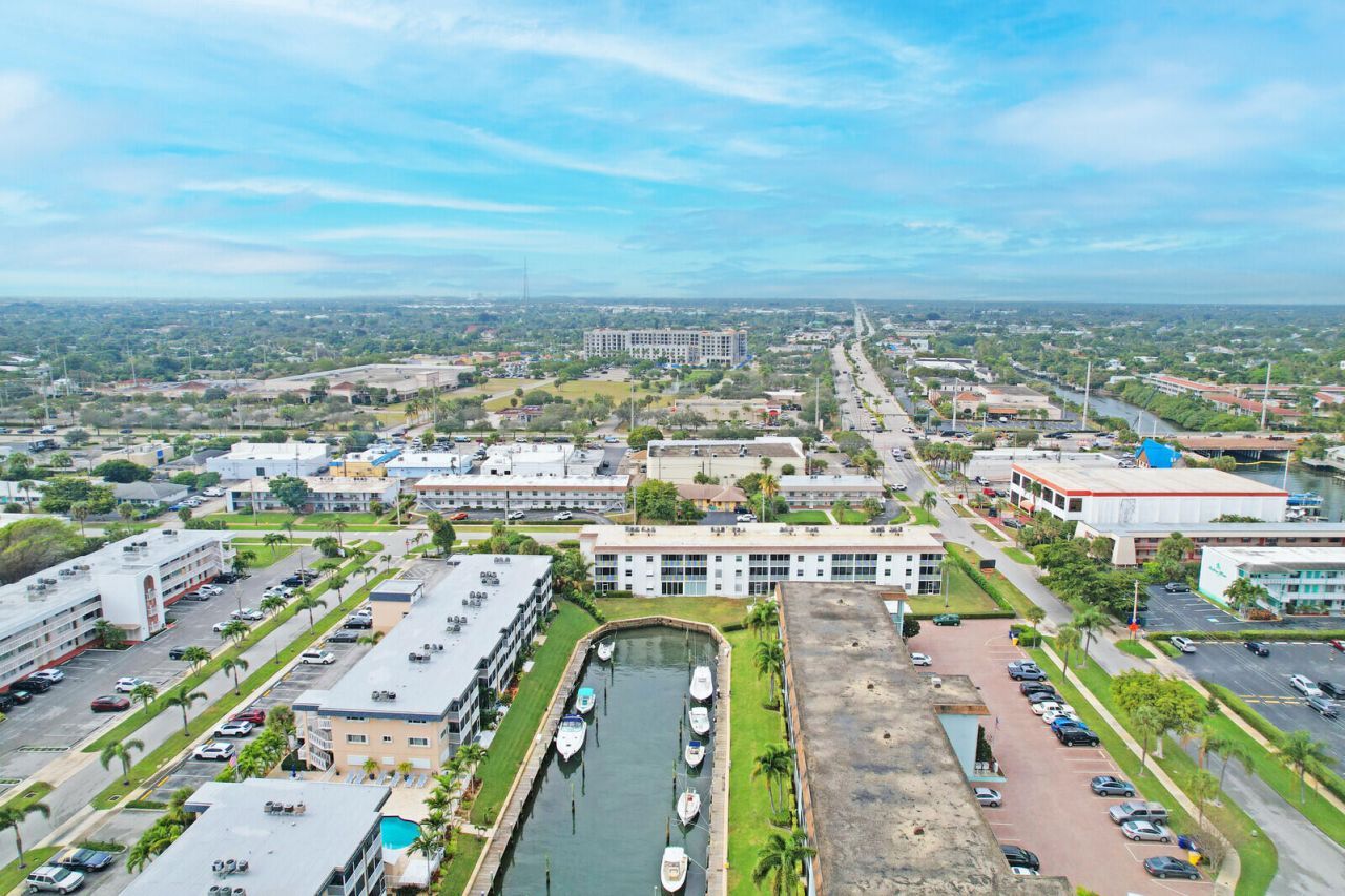 236 Castlewood Drive, Unit 305, North Palm Beach, FL 33408 Photo