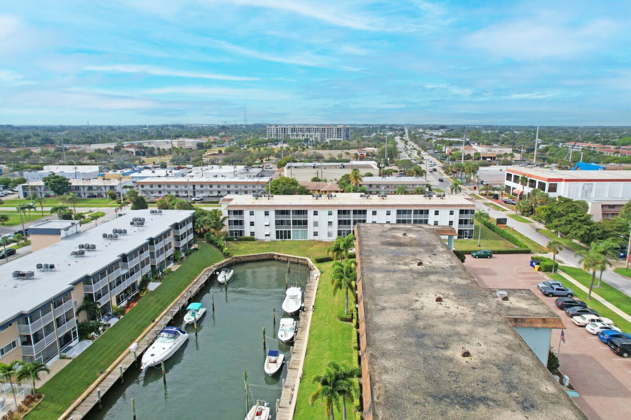 236 Castlewood Drive, Unit 305, North Palm Beach, FL 33408 Photo