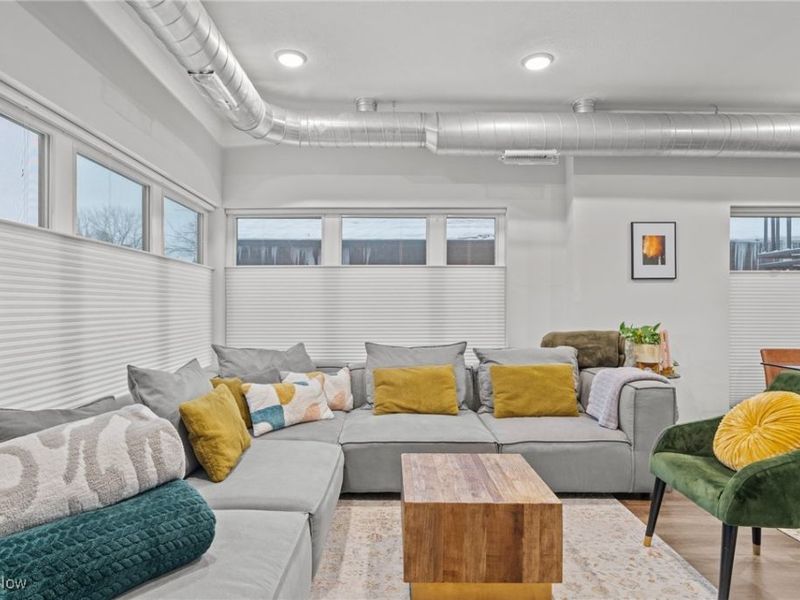 2104 Freeman Avenue, Cleveland, OH 44113 Photo 19