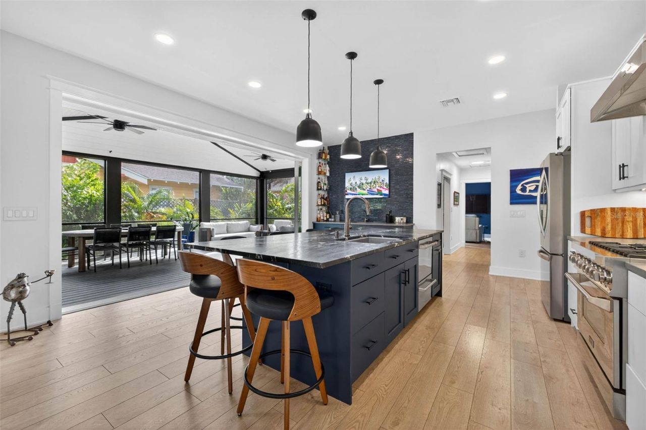 2822 Burlington Avenue N, Saint Petersburg, FL 33713 Photo