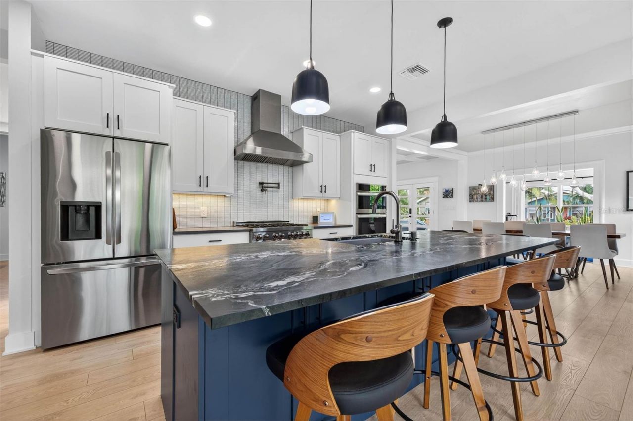 2822 Burlington Avenue N, Saint Petersburg, FL 33713 Photo