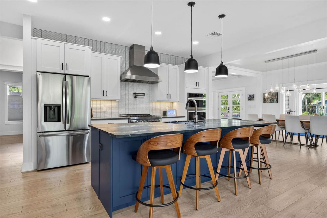 2822 Burlington Avenue N, Saint Petersburg, FL 33713 Photo