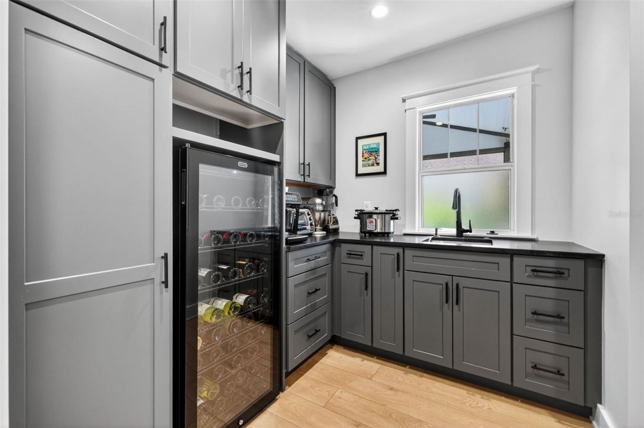 2822 Burlington Avenue N, Saint Petersburg, FL 33713 Photo