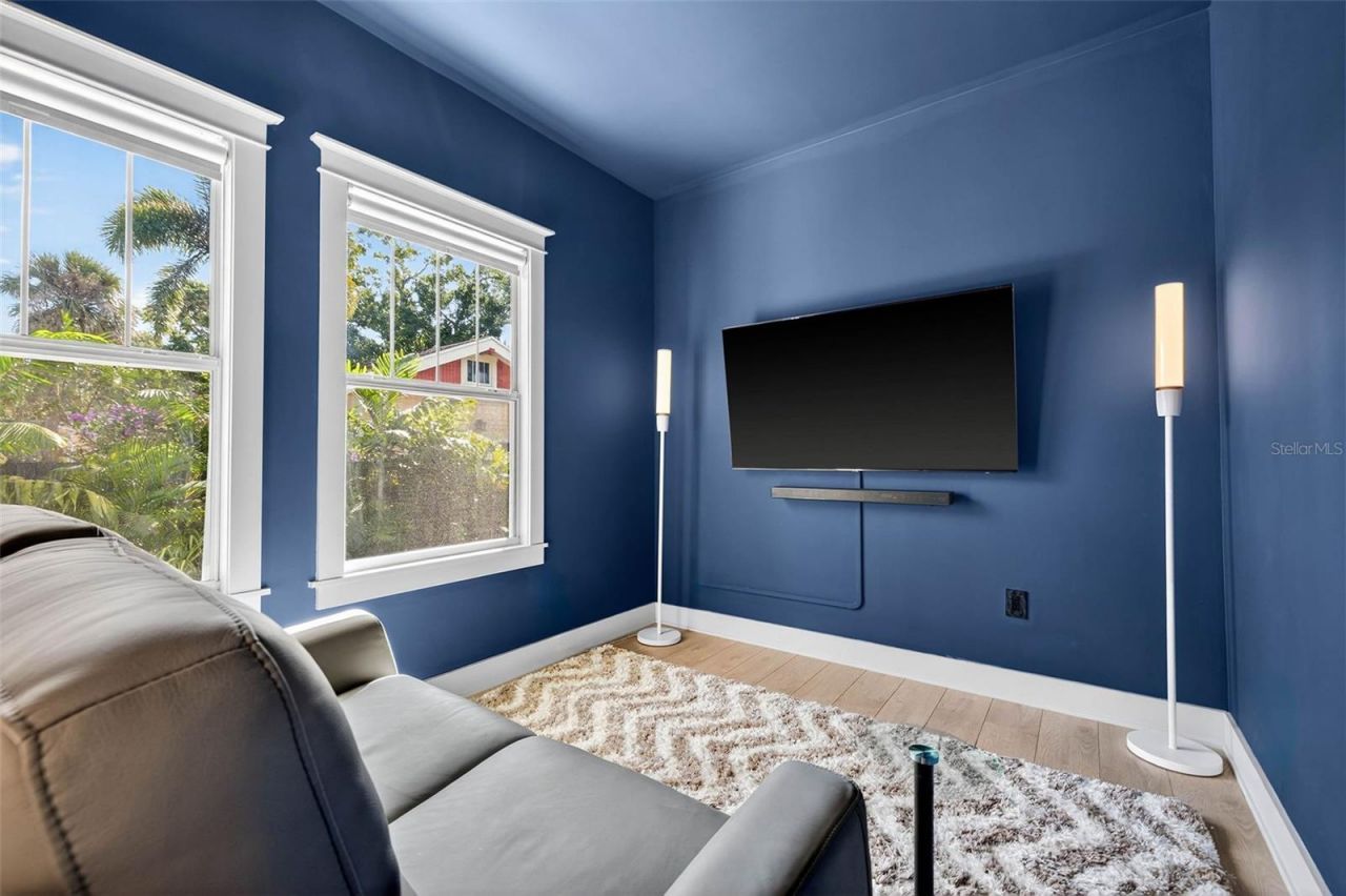 2822 Burlington Avenue N, Saint Petersburg, FL 33713 Photo