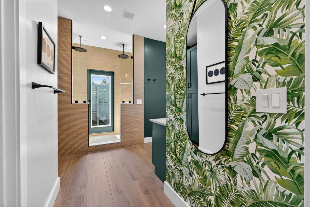 2822 Burlington Avenue N, Saint Petersburg, FL 33713 Photo