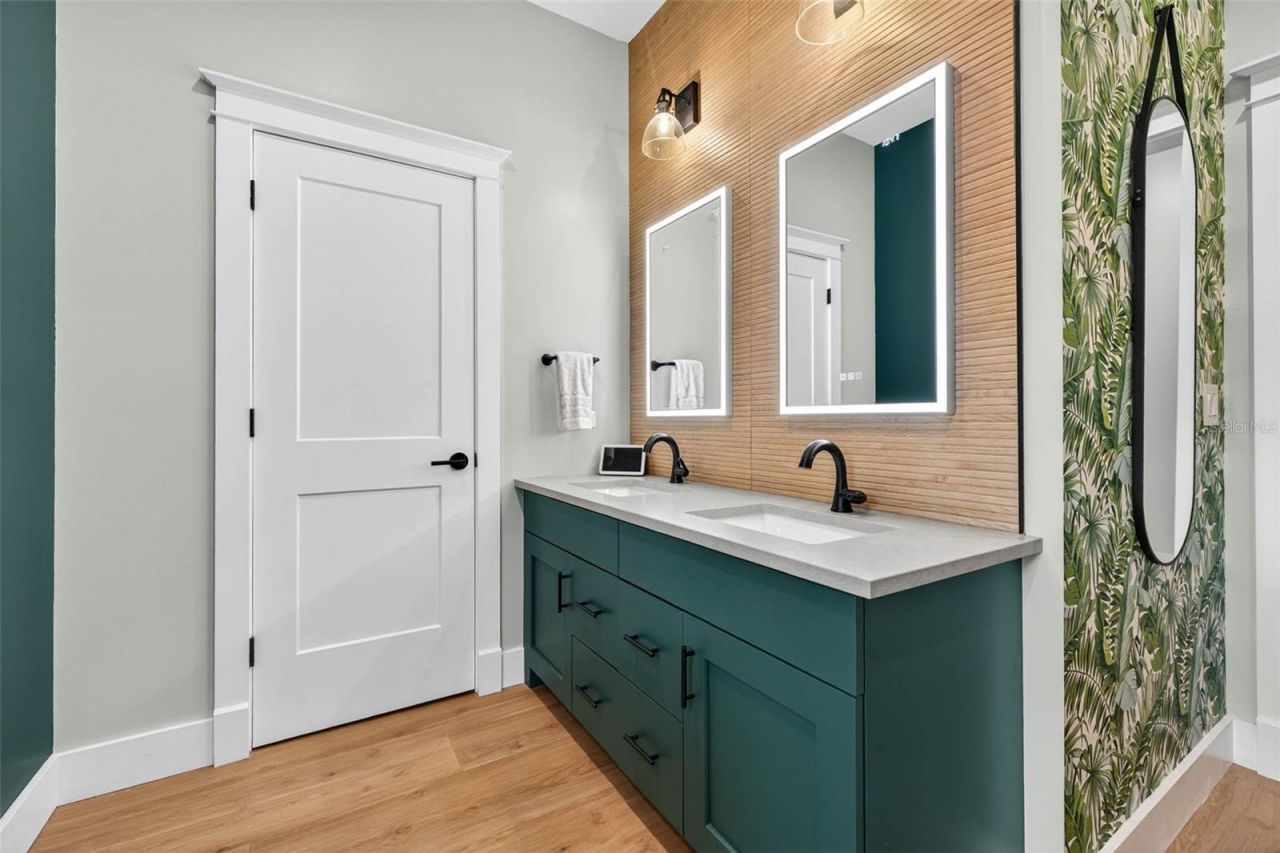 2822 Burlington Avenue N, Saint Petersburg, FL 33713 Photo